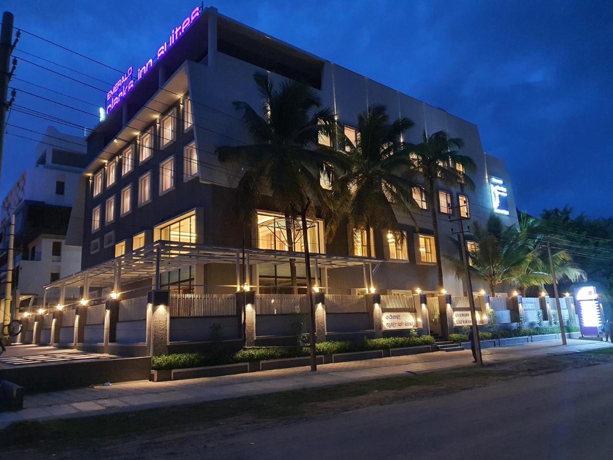 Emerald Clarks Inn Suites ไมซอร์ ภายนอก รูปภาพ