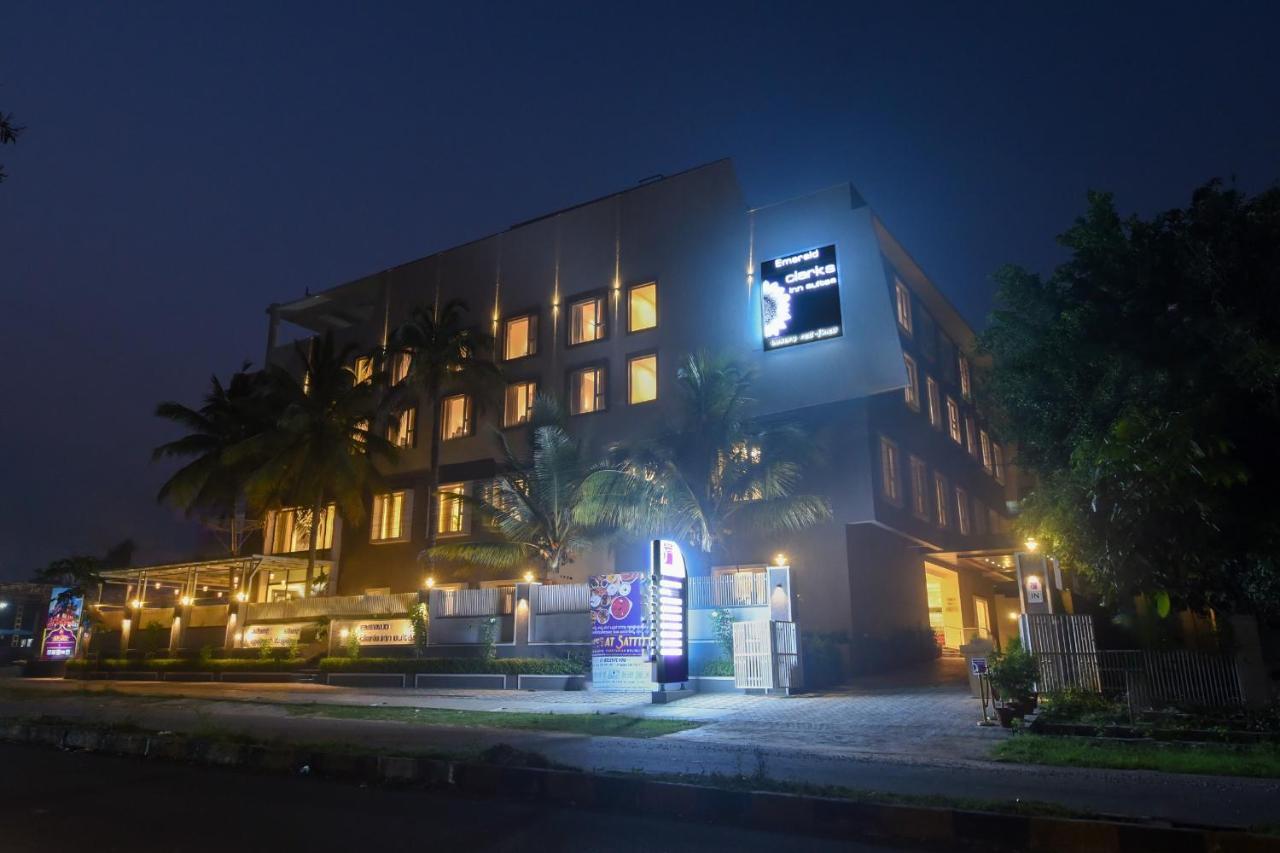 Emerald Clarks Inn Suites ไมซอร์ ภายนอก รูปภาพ