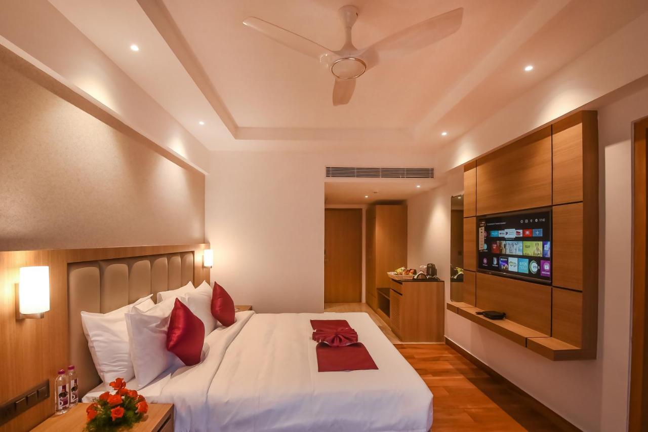 Emerald Clarks Inn Suites ไมซอร์ ภายนอก รูปภาพ