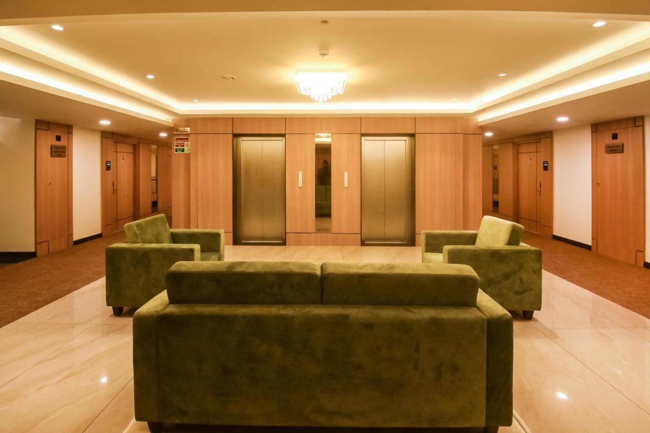 Emerald Clarks Inn Suites ไมซอร์ ภายนอก รูปภาพ