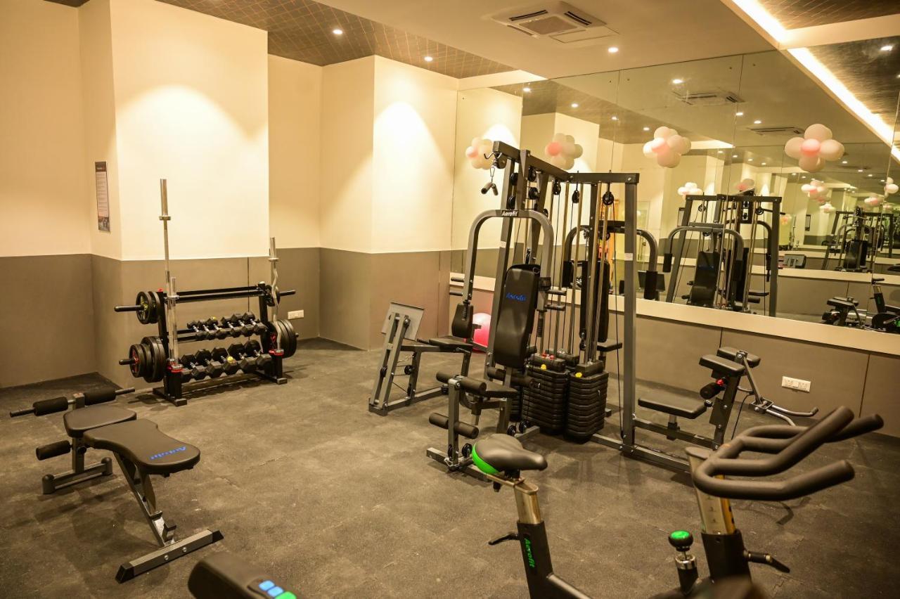 Emerald Clarks Inn Suites ไมซอร์ ภายนอก รูปภาพ